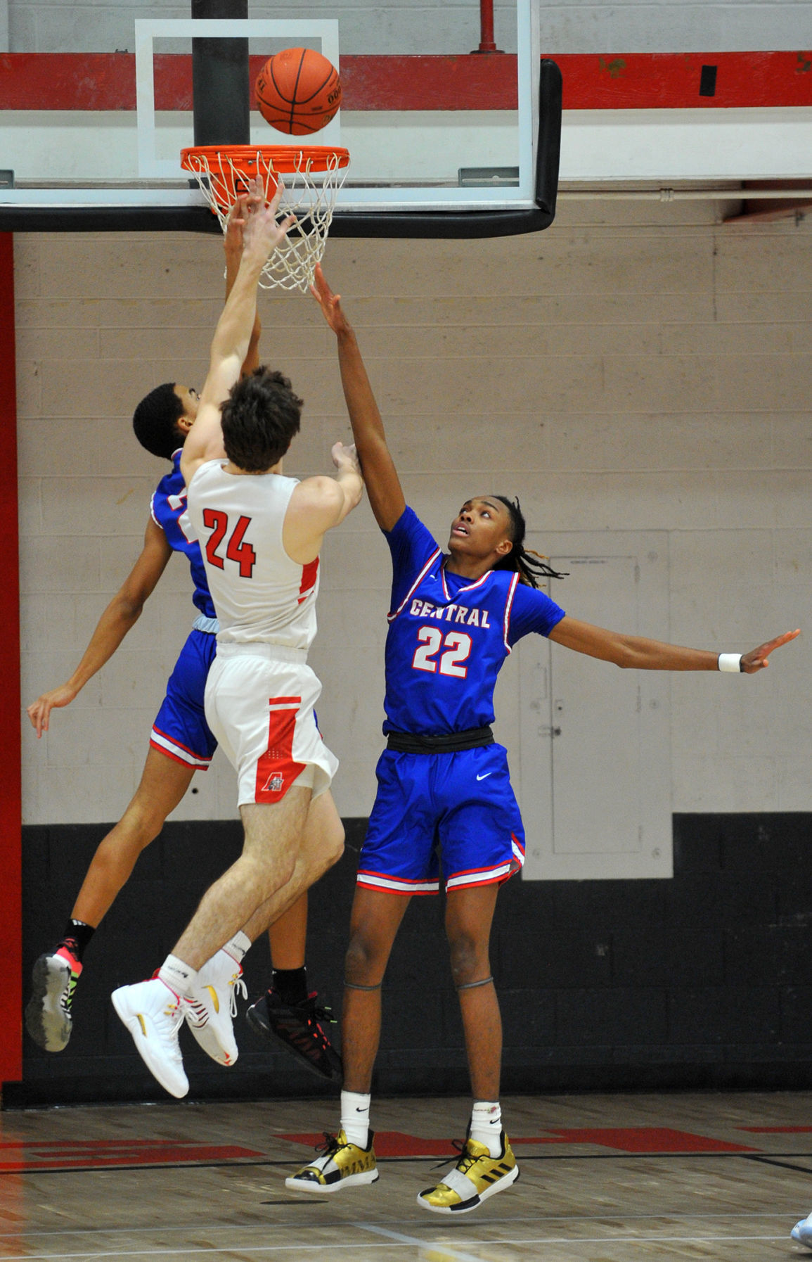 Davenport Central at Assumption boys basketball